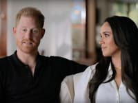 Harry a Meghan v dokumente, v ktorom odhaľujú nielen svoje súkromie, ale i život v kráľovskej rodine