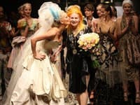 Prehliadka kráľovnej módy Vivienne Westwood zožala v Bratislave obrovský úspech