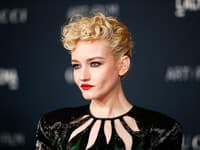 Julia Garner sa nepovažuje za typickú hollywoodsku herečku