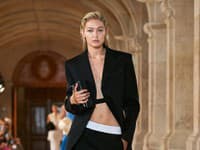 Gigi Hadid na prehliadne kolekcie Victorie Beckham