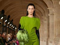 Bella Hadid na prehliadne kolekcie Victorie Beckham