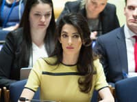 Amal Clooney je ženou, ku ktorej jej manžel vzhliada