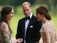 Kate s Rose boli kedysi blízkymi kamarátkami, dnes je všetko inak