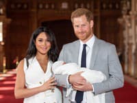 Harry a Meghan v roku 2019, krátko po narodení ich prvorodeného syna Archieho