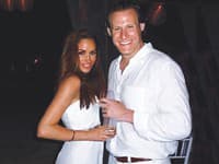 Meghan a Trevor mali 7-ročný vzťah, než sa vzali na pláži v Jamajce