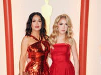 Valentina Paloma Pinault v šatách, ktoré mala jej mama Salma Hayek oblečené v roku 1997