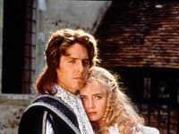 Film Dáma a zbojník z roku 1989 v hereckom obsadení Hugha Granta