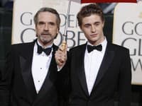 Mladý Beckham, Max Irons, či Scott Eastwood, kto zdedil prirodzený šarm v génoch?