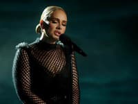 Speváčka Adele chce inšpirovať ľudí, aby vždy nabrali odvahu sa opäť postaviť a napredovať