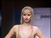 Supermodelka Daniela Peštová (vľavo) po boku Stephanie Seymour, Karen Mulder a Ines Rivero v roku 1998 počas kampane Victoria's Secret