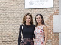 Jordánska kráľovná Rania (vľavo) po boku španielskej kráľovnej Letizie