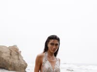 Modelka: Kyla Shay / The Industry Model MgmtStyling: ORVOLokalita: El Matador Beach, Malibu