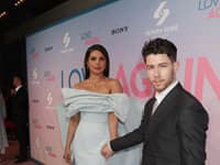 Priyanka Chopra Jonas s manželom Nickom Jonasom