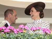 Kate stačí použiť jedno gesto, aby si získala Williamovu pozornosť