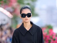 Asymetria, all in black, či zvieracie motívy