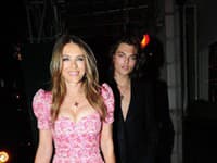 Elizabeth Hurley vyzerá božsky