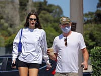 Vittoria Ceretti a Leonardo DiCaprio na prechádzke 