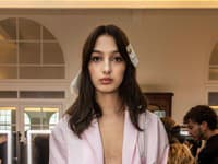 90. roky sa vracajú nielen do fashion sveta, ale čoraz viac vnímať ich vplyv aj v beauty segmente