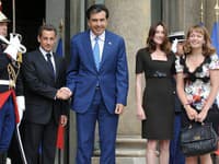 Nicolas Sarkozy ako prezident Francúzska po boku svojej manželky Carly Bruni