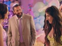 Adam Sandler s dcérami vo filme You Are So Not Invited To My Bat Mitzvah