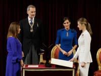 V deň svojich 18-tich narodenín v Madride prisahala Leonor vernosť španielskej ústave ako symbolický záväzok k jej prípadnému nástupu do funkcie. 