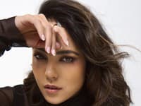 ZEA a líčenie prispôsobené jej osobnosti z rúk make-up artistky YSL Kataríny Kmecovej