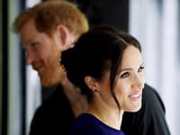 Verejnosť a fanúšikovia obviňujú zo sporu princov práve Meghan, z ktorej sa podľa viacerých stala kráľovská postava „Yoko Ono