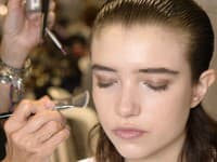3 make-up produkty, ktoré rozjasnia vašu pleť