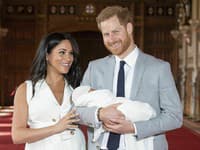 Celým menom sa teda Archie volá, Archie Harrison Mountbatten-Windsor. 
