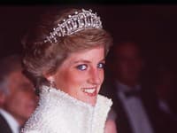 Princezná Diana svoj diadém sfamiliárnila, pretože ho mala na sebe veľakrát aj počas svojho kráľovského života. 