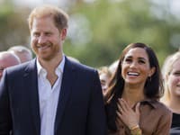 Kritici prišli s názorom, že princ Harry a Meghan sa pokúsili zatieniť narodeniny princa Georga. 