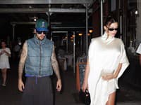 Hailey má mesiac do pôrodu a snaží si ešte užiť spoločné chvíle s Justinom osamote, len vo dvojici. 