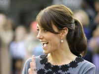 Kate sa vraj po rozchode rozhodla zamestnať. Okrem dovolenky na Ibize s niekoľkými priateľmi začala chodiť aj do nočných klubov so svojou sestrou Pippou. 
