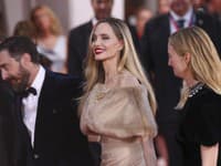 Angelina v Benátkach propagovala svoj nový životopisný film o opernej speváčke Marii Callas, ktorú sama stvárnila. 
