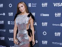 J Lo vraj chce začať novú post-Affleckovskú etapu svojho života bez manžela, Bena Afflecka vonkajšou zmenou imidžu. 