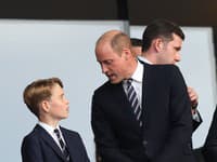 Keď sa Georgov otec, princ William, stane kráľom, on automaticky jeho dedičom. 