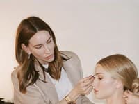 Nočná beauty rutina na vyhladenie vrások: Prebuďte sa do rána viditeľne mladšia vďaka týmto zmenám