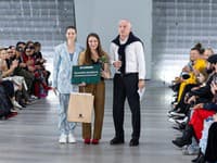 Ocenenie Sustainable Fashion Talent získala Dominika Kozáková za jej inovatívny prístup k upcyklácii a používanie deadstockových materiálov