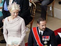 Mette-Marit v minulostí navštevovala aj divoké večierky, no pred svadbou uistila svojich krajanov, že je pripravená na triezvy život v paláci. 