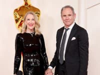 Catherine O’Hara dokazuje ženám, že starnúť sa dá skutočne sofistikovane
