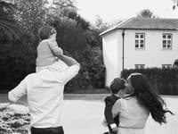 Ktovie ako Lilibet zareaguje, keď sa raz dozvie pravdu od svojich rodičov, že je princeznou z kráľovskej rodiny. 