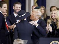 Tiffany Trump (vpravo), najmladšia dcéra Donalda Trumpa