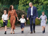 Momentálne všetky tri deti princa a princeznej z Walesu navštevujú Lambrook School. 