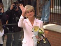 Princezná Diana vyrastala na statku Althorp, ktorý je zároveň miestom jej posledného odpočinku. 