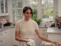 Meghan Markle sa vo svojej novej kuchárskej šou na Netflixe neubránila, aby sem tam nespomenula aj svoje dve deti. 