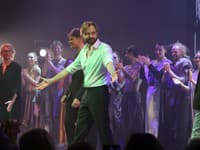 Režisér a choreograf Ján Ďurovčík v spolupráci s kostýmovým dizajnérom Lukášom Krnáčom vytvorili jedinečné dielo, doplnené originálnou hudbou od famózneho Henricha Leška