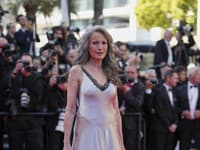 Andie MacDowell pôsobila sofistikovane a elegantne
