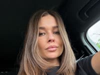 Každé ráno používam kórejské masky, ktoré si nechávam na noc v chladničke, pleť zjednotia rozžiaria a pripravia na make-up