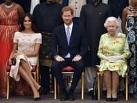 Podľa kráľovninej sesternice, lady Elizabeth Anson, mala vraj Alžbeta tušiť, že príchod Meghan Markle, ich rodinu naruší. 
