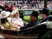 Harriet sa tento rok viezla aj v sprievode kočov v prvý deň Royal Ascotu, čím ju kráľovská rodina aj oficiálne prijala medza seba
